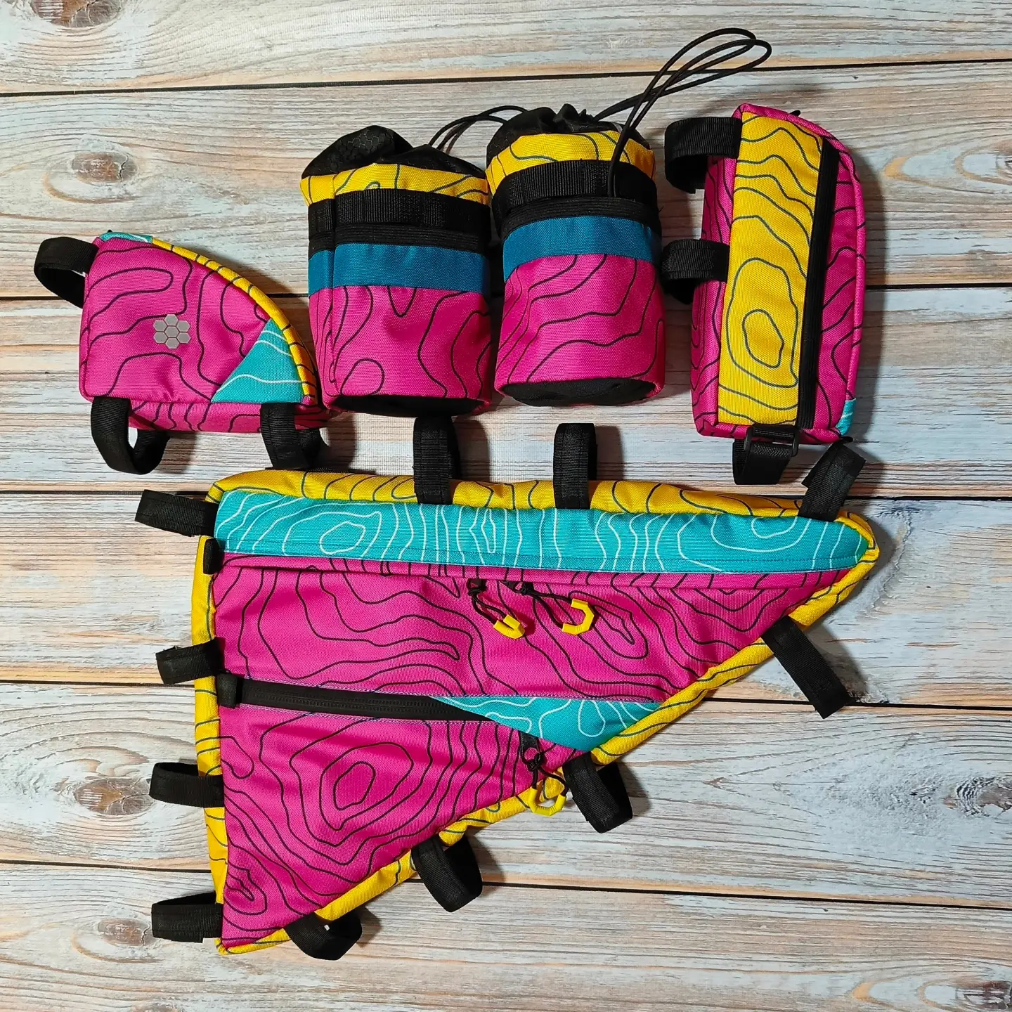 Bold rides deserve bold gear. 🌈
Life is too short for boring bike bags.
@lesenokbags
Bright colors, smart details, and
