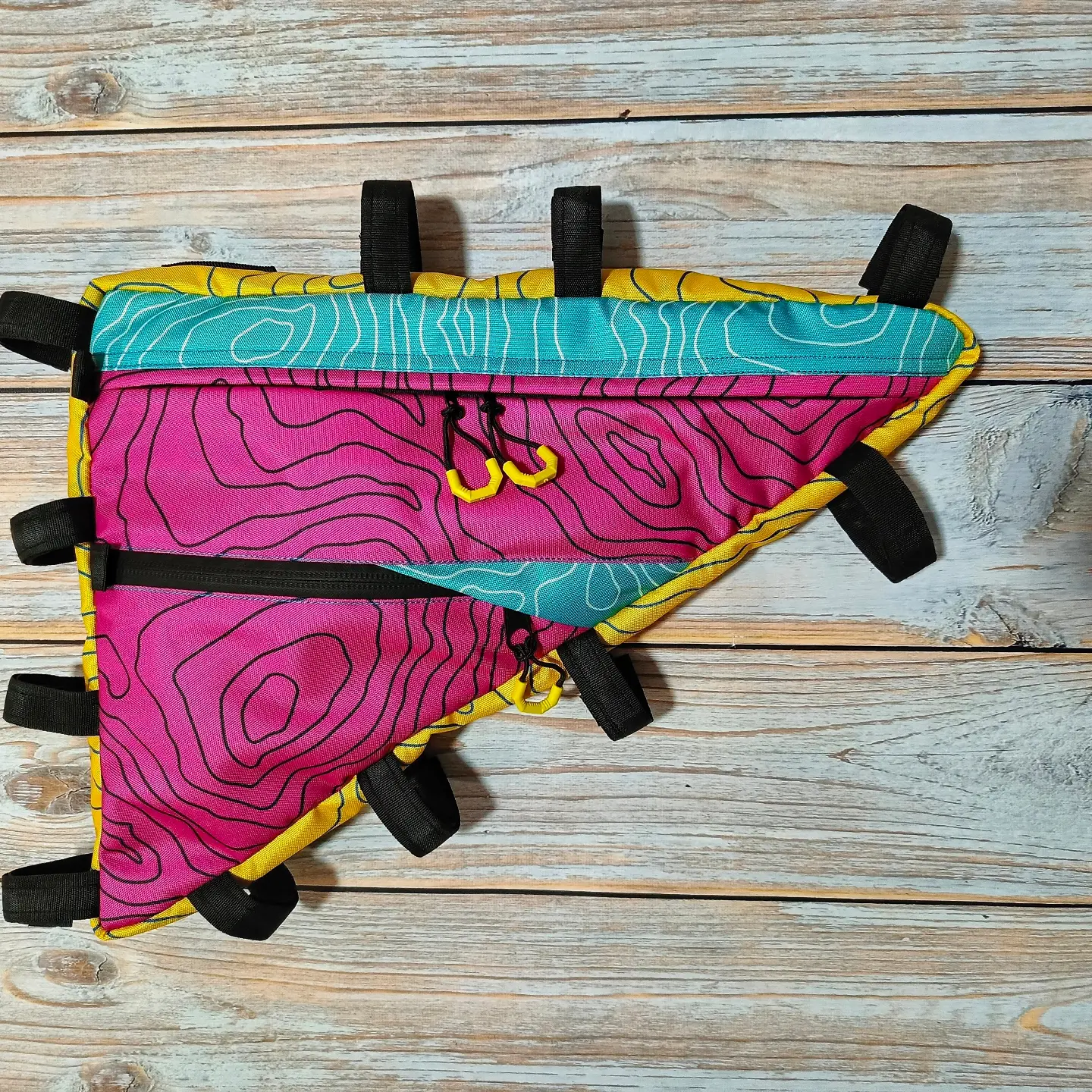 Bold rides deserve bold gear. 🌈
Life is too short for boring bike bags.
@lesenokbags
Bright colors, smart details, and